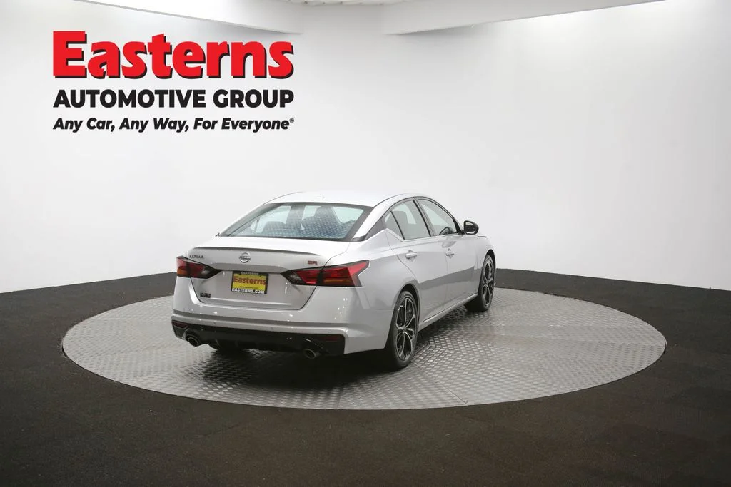 Used 2024 Silver Nissan 2.5 SR image 38