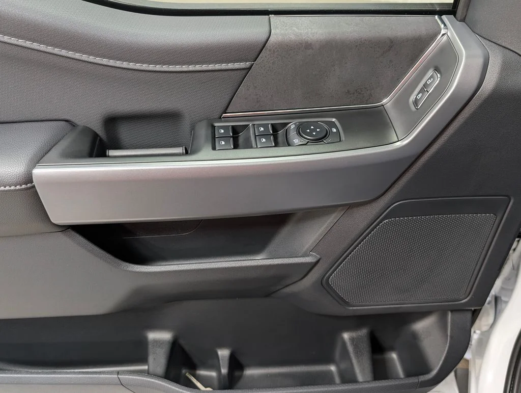 New 2026 Oxford White Ford XLT image 14