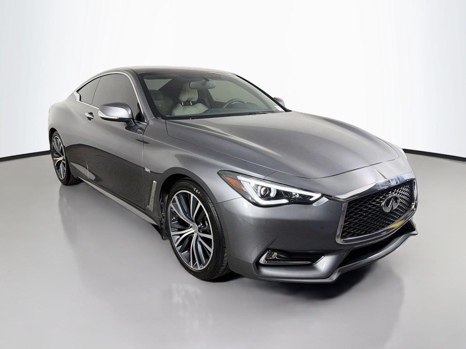 Used 2018 Graphite Shadow INFINITI 3.0t LUXE image 3
