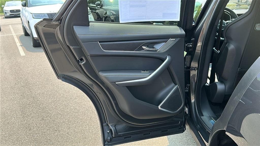 2026 Jaguar F-Pace R-Dynamic S - Photo 22