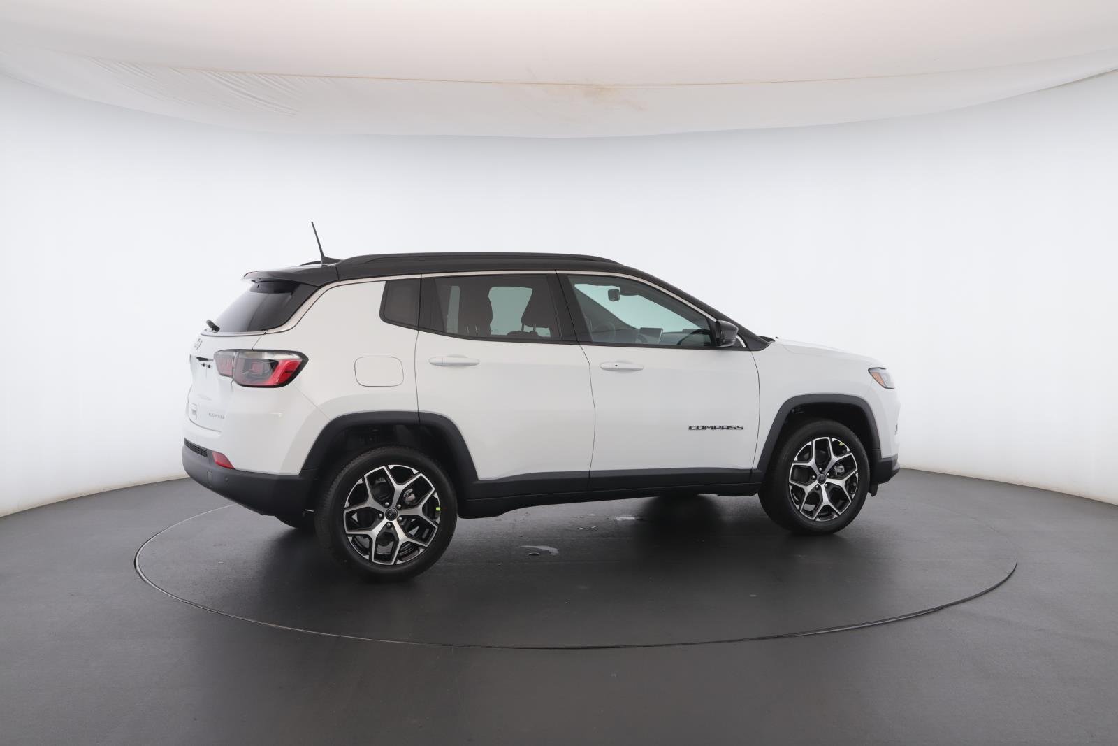 New 2026 Bright White Clear-Coat Exterior Paint Jeep Limited 4x4 image 25