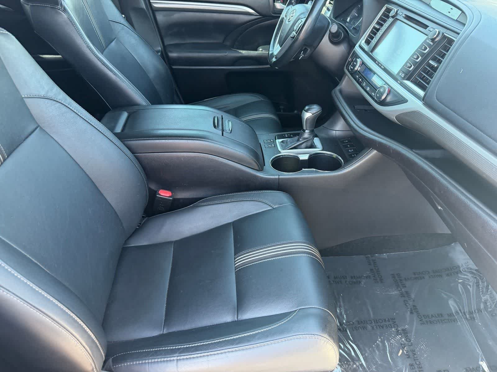 Used 2018 Blizzard Pearl Toyota SE image 11