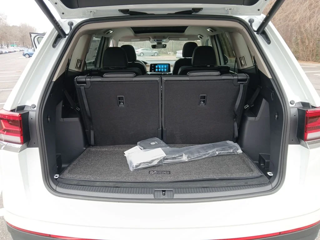 New 2026 White Volkswagen 2.0T SE w/Technology image 22