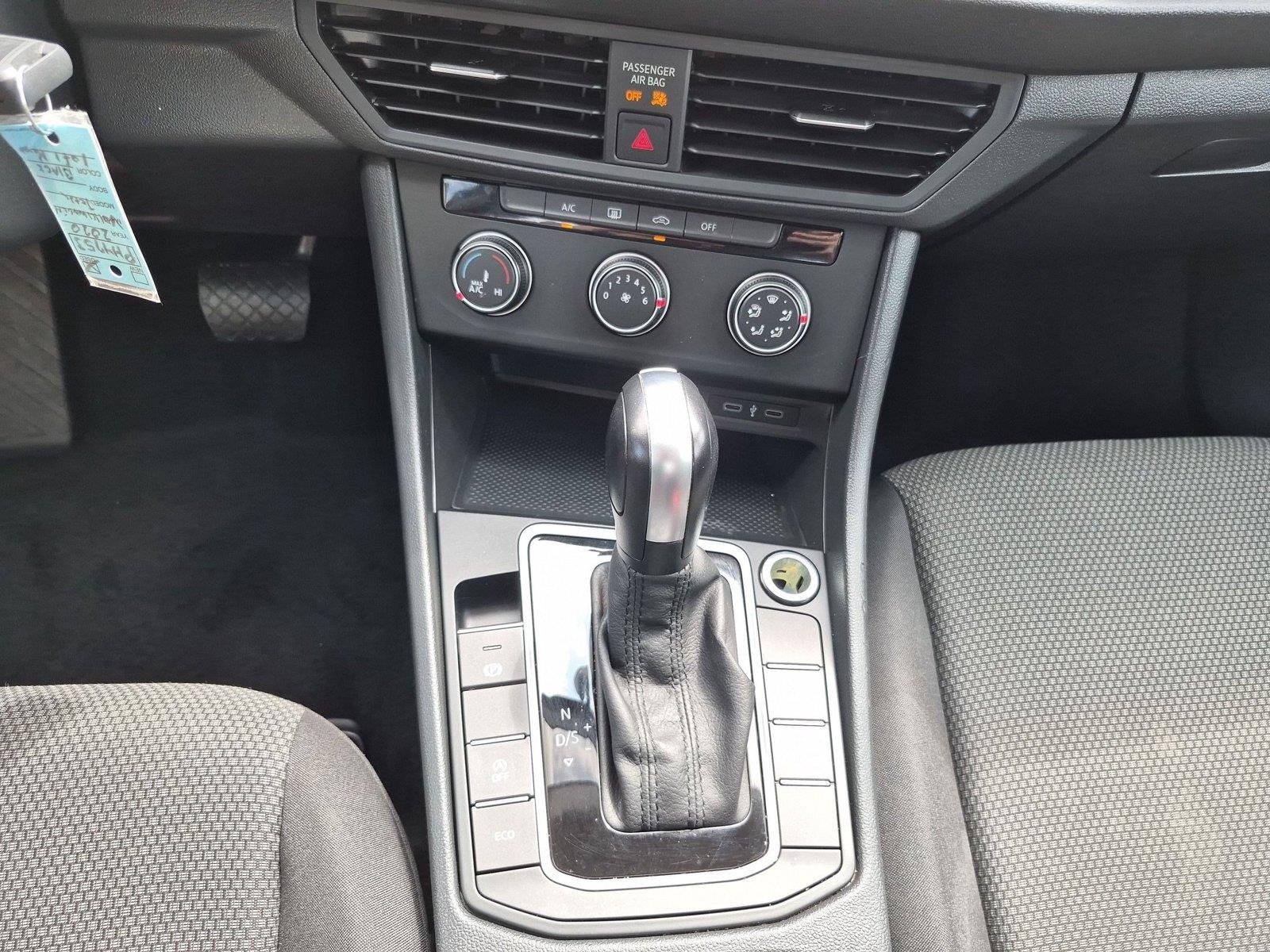Used 2020 Black Uni Volkswagen S image 27