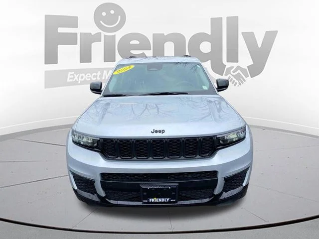 Used 2023 Silver Jeep Limited image 2