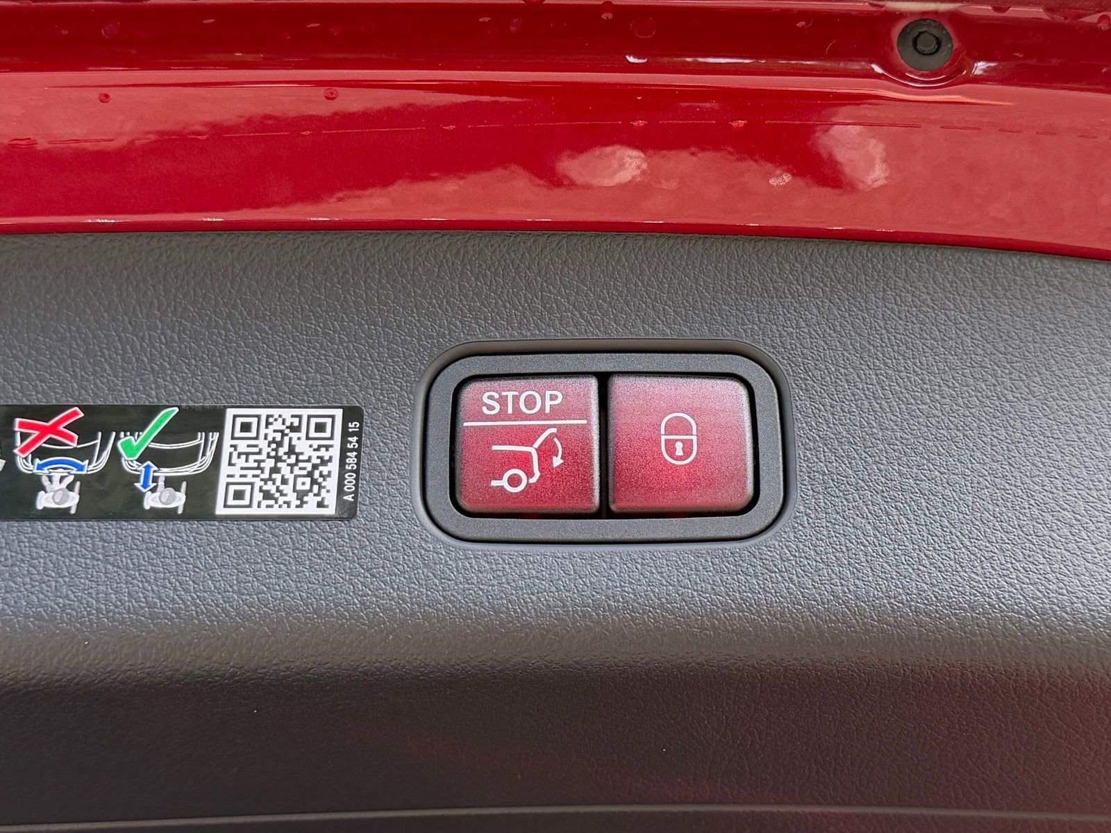 New 2026 Red Mercedes-Benz GLC 300 image 43