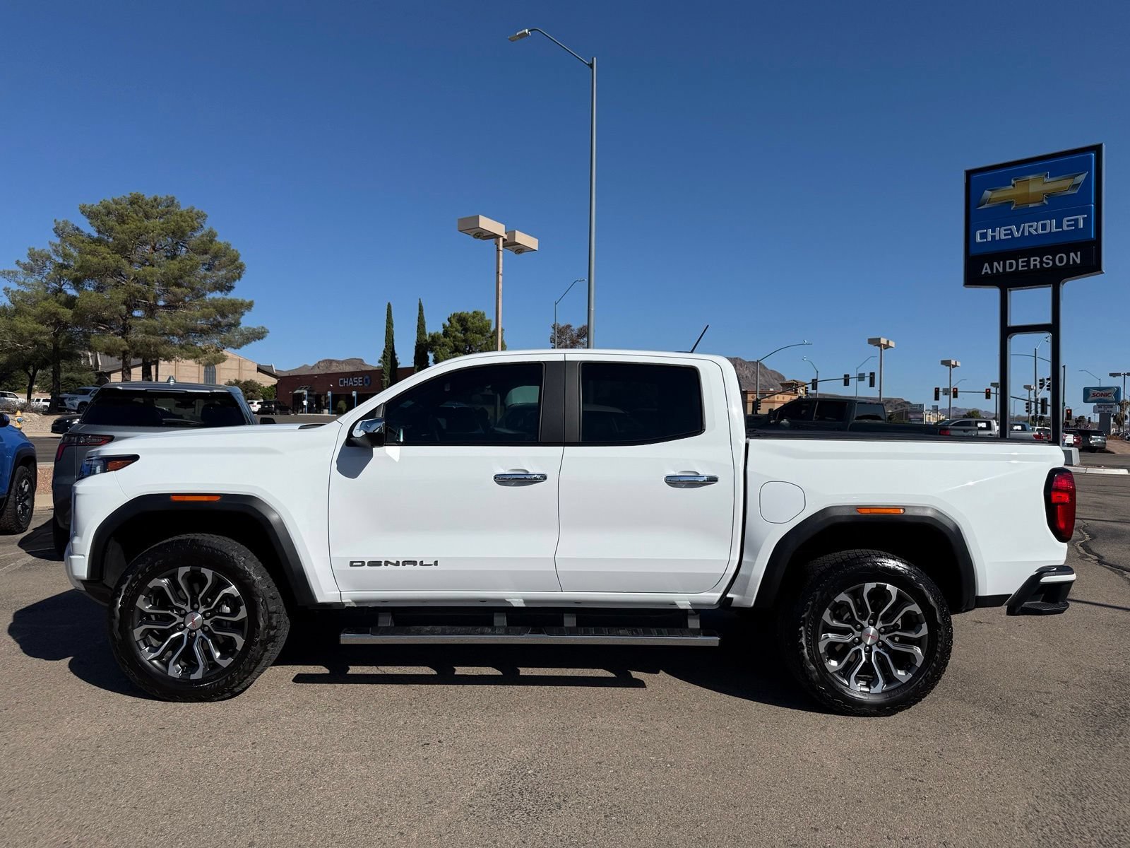 2024 GMC Canyon Denali - Photo 11