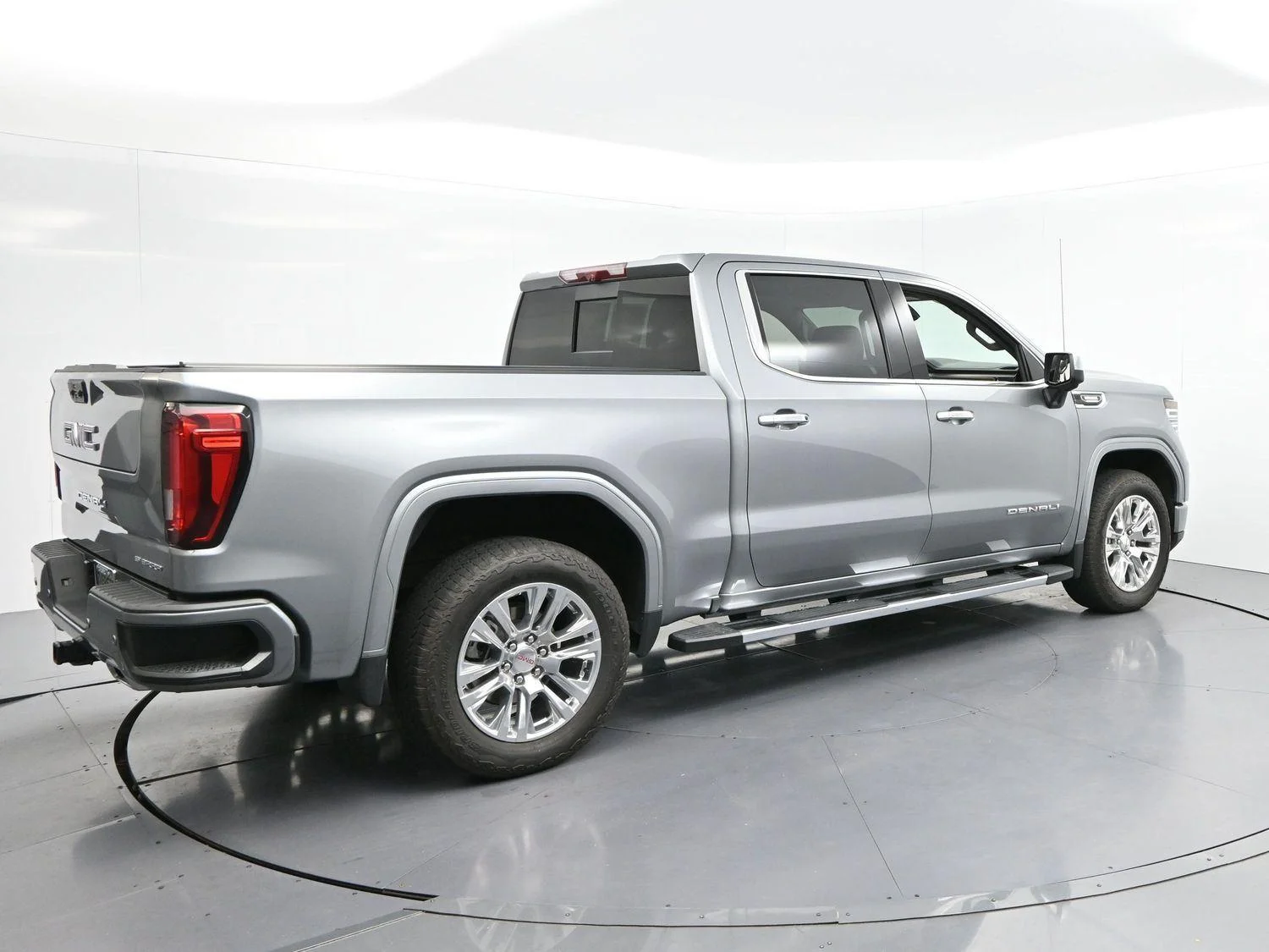 Used 2024 Sterling Metallic GMC Denali image 7