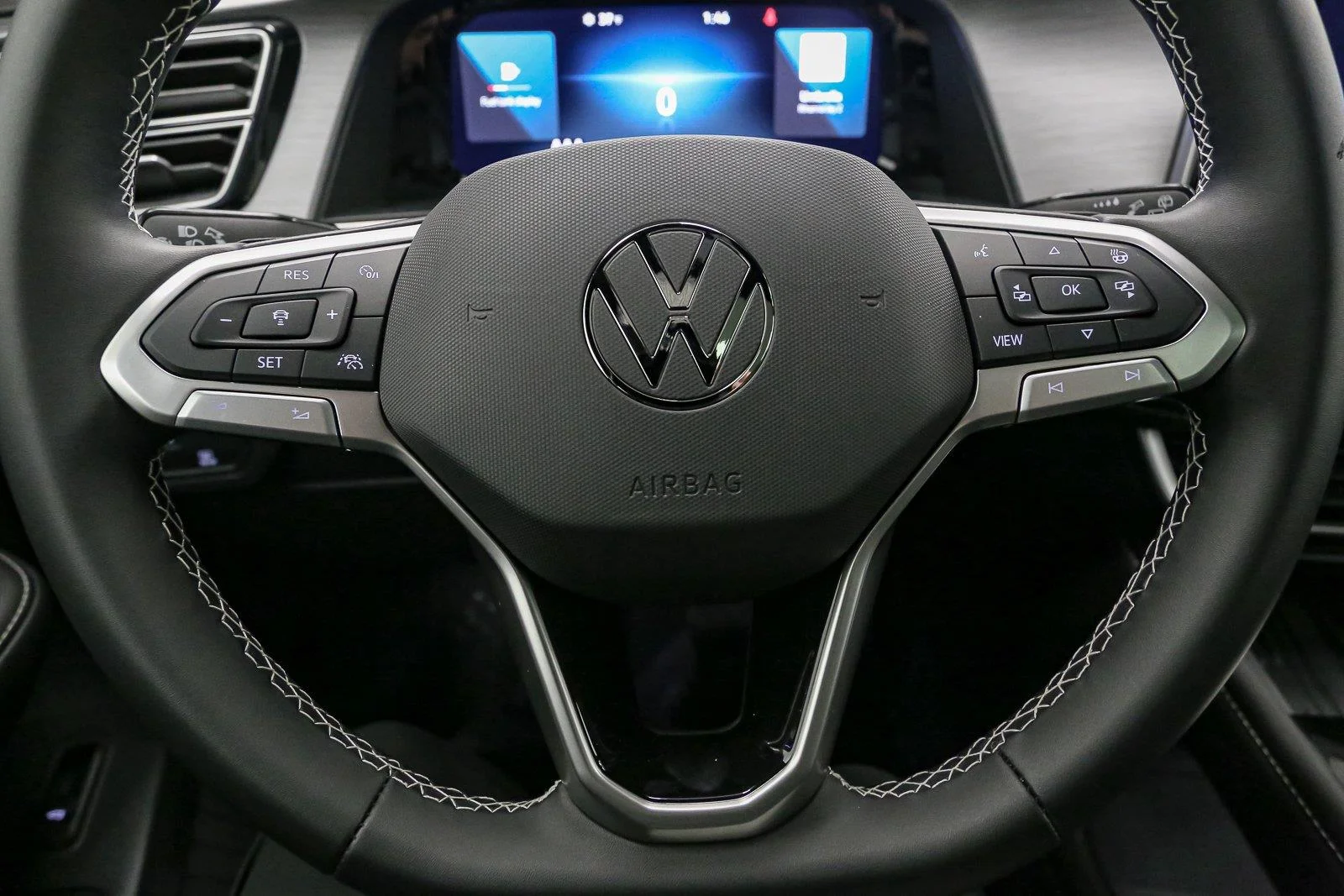 New 2026 Silver Mist Metallic Volkswagen 2.0T SE w/Technology image 23