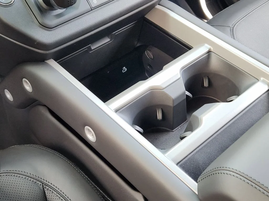 2025 Land Rover Defender V8 - Photo 15