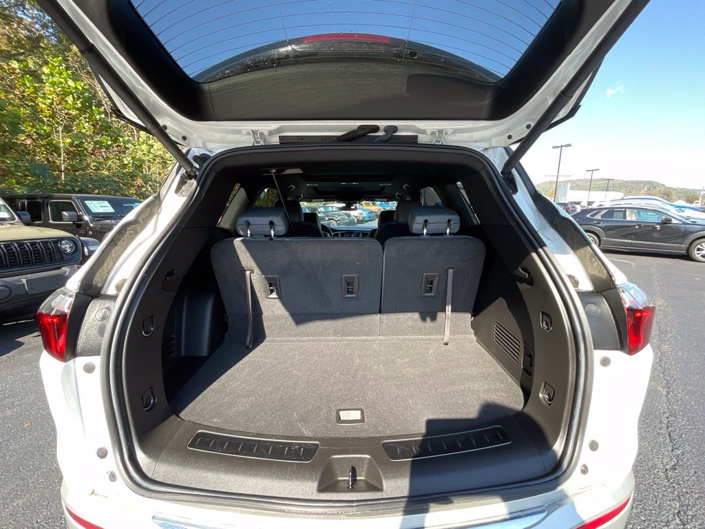 Used 2023 White Buick Essence image 27