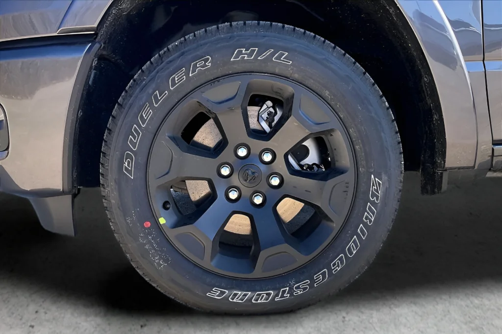New 2026 Granite Crystal Metallic Clear-Coat Exterior Paint RAM Big Horn/Lone Star image 11