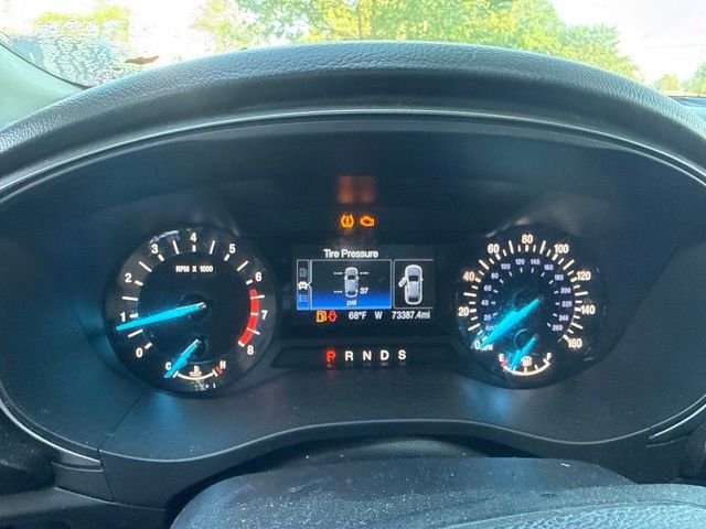 Used 2017 Red Ford SE image 16