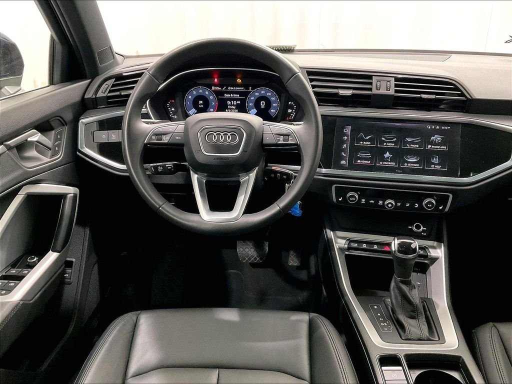 Used 2025 Navarra Blue Metallic Audi Premium image 17
