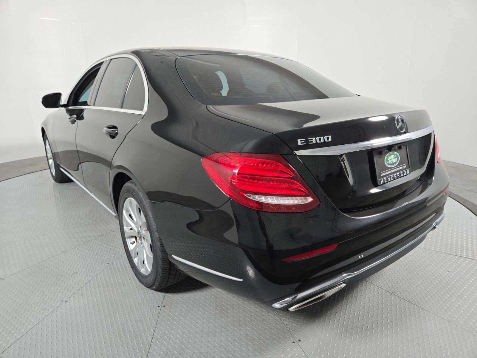 Used 2019 Black Mercedes-Benz E 300 image 17