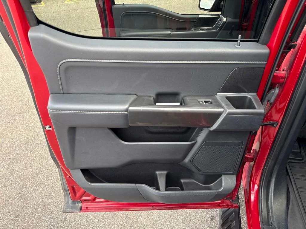 Used 2022 Rapid Red Metallic Tinted Clearcoat Ford XLT image 32