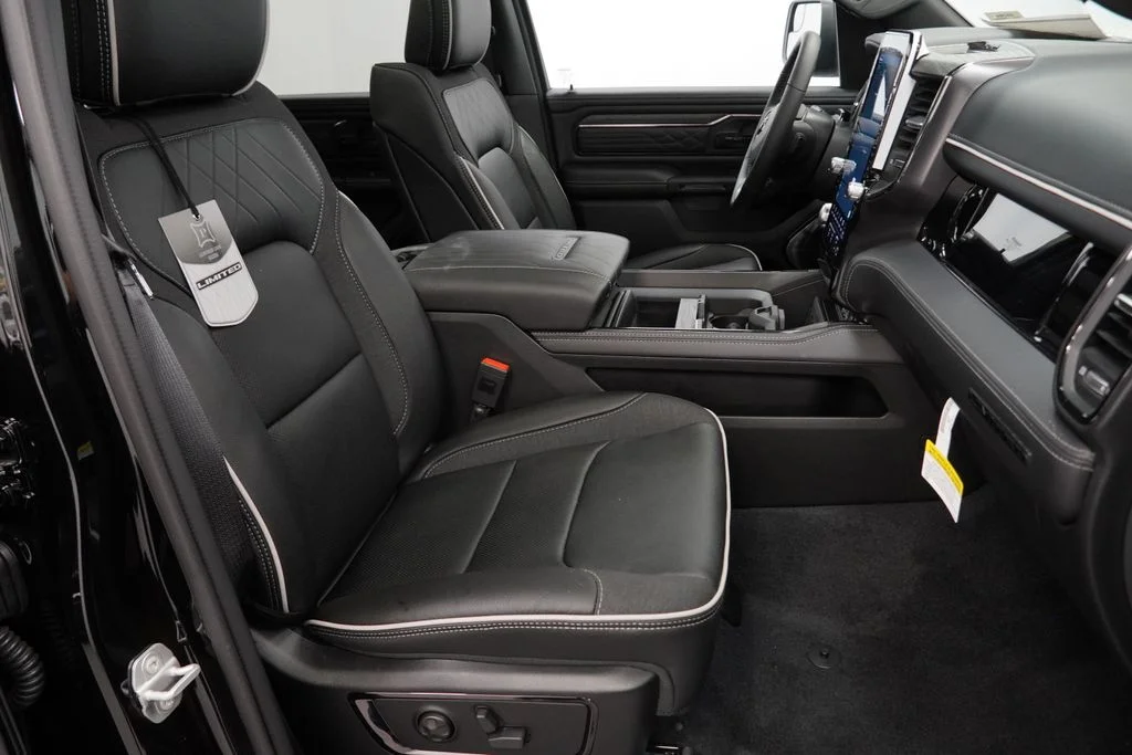 New 2026 Diamond Black Crystal Pearl-Coat Exterior Paint RAM Limited image 35