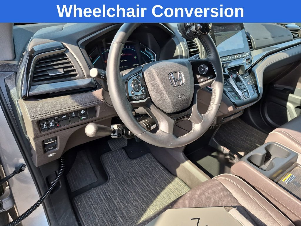 Used 2024 Silver Honda Elite image 13
