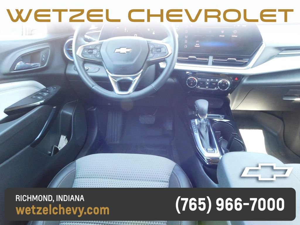 Used 2025 Red Chevrolet LT image 15