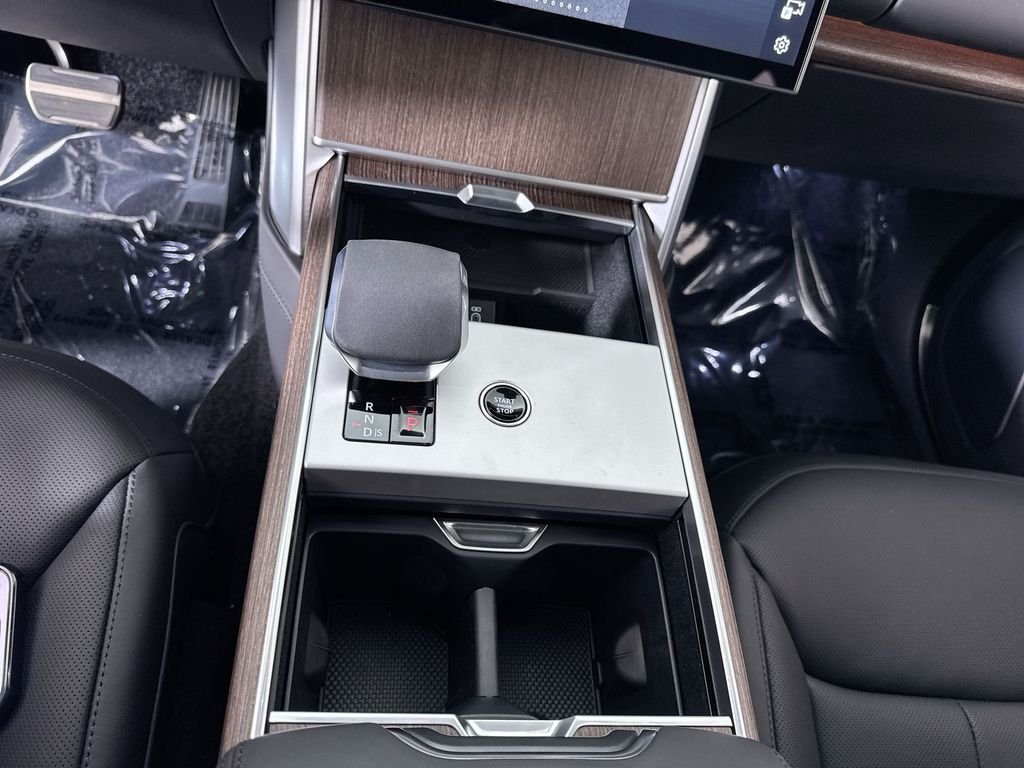 New 2026 OSTUNI PRL WHT Land Rover SE LWB image 21