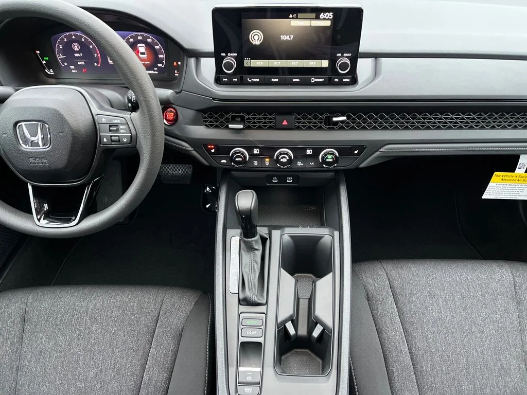 2025 Honda Accord SE - Photo 15