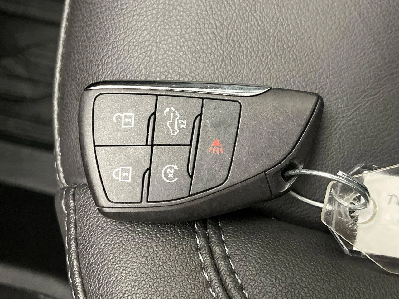 Used 2026 Blue GMC Elevation image 31