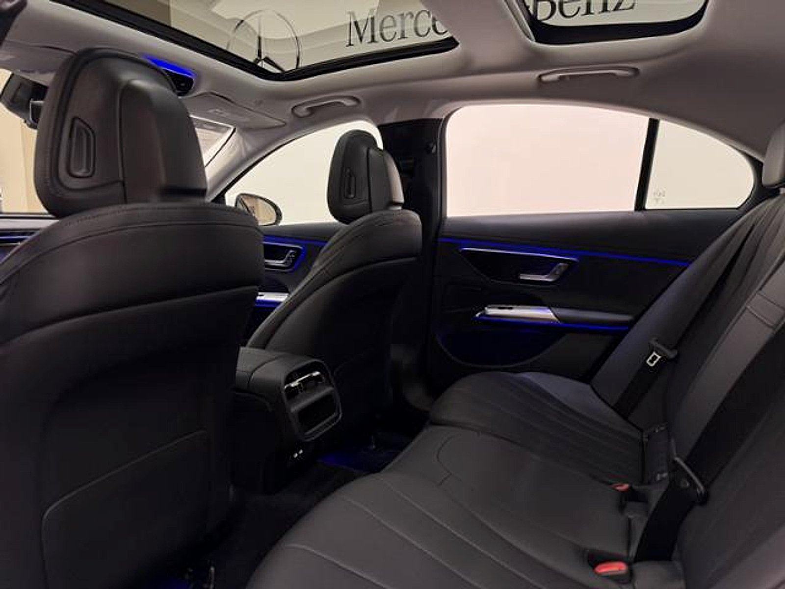Used 2025 Polar White Mercedes-Benz  image 19