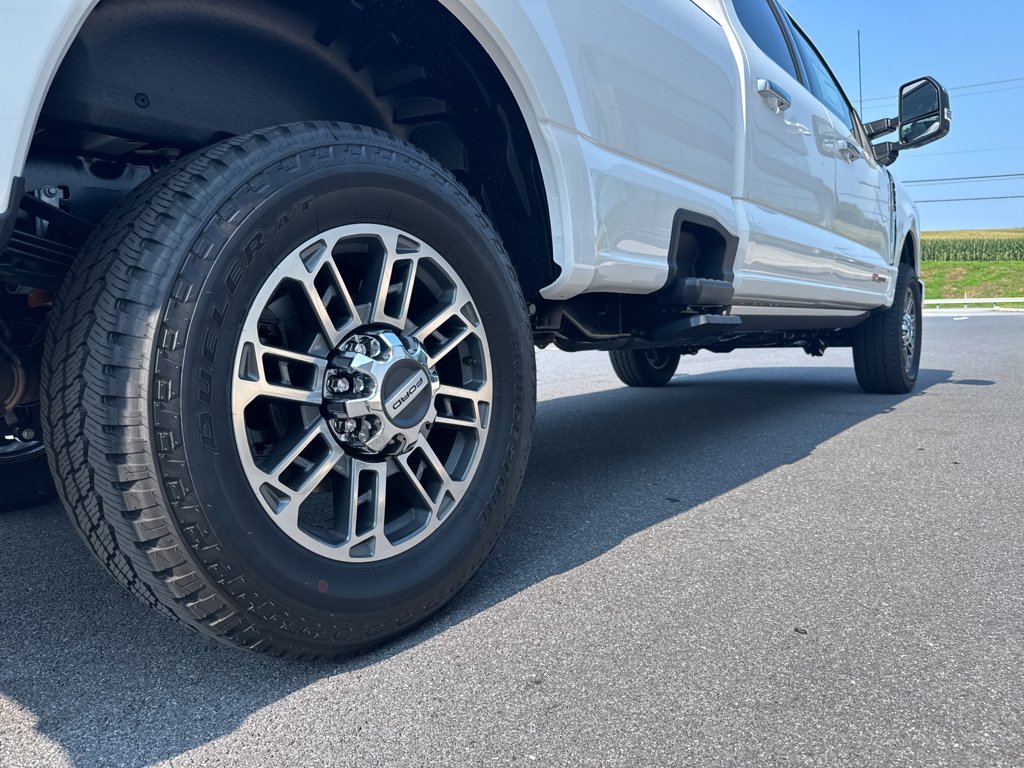 2025 Ford F-350 Super Duty Platinum - Photo 19
