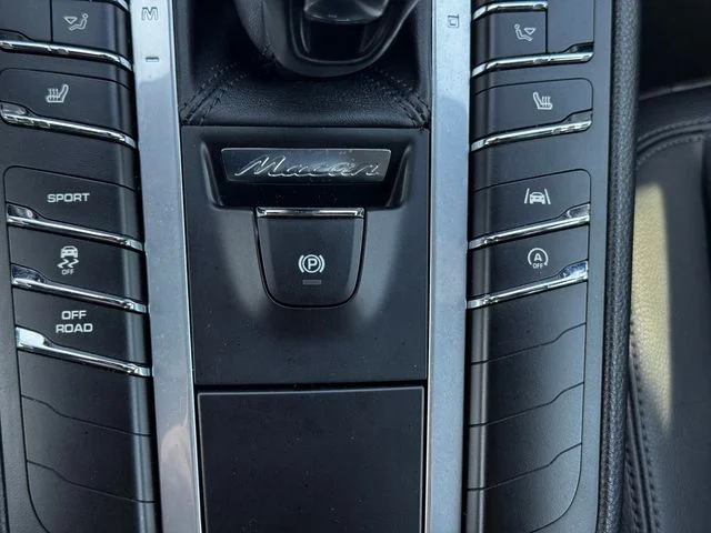 2021 Porsche Macan S - Photo 41