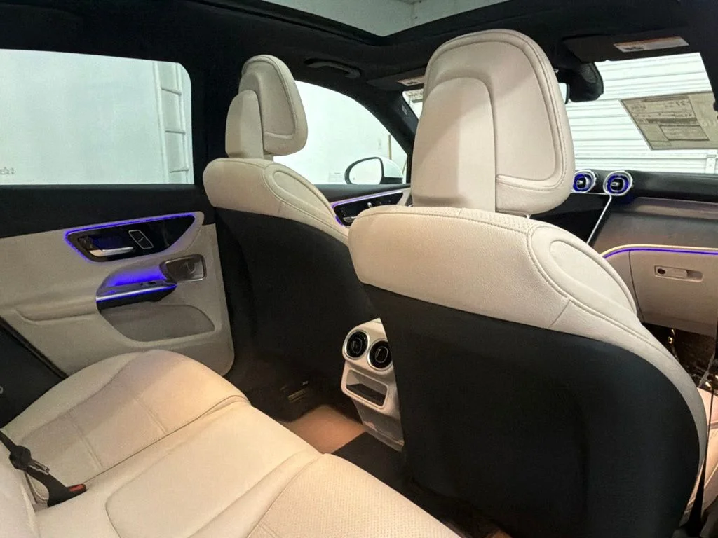 New 2027 White Mercedes-Benz GLC 300 image 23