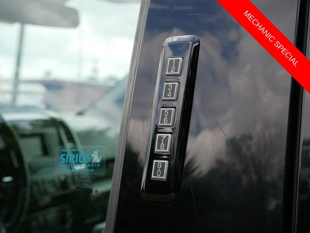 Used 2015 Silver Ford XLT image 13