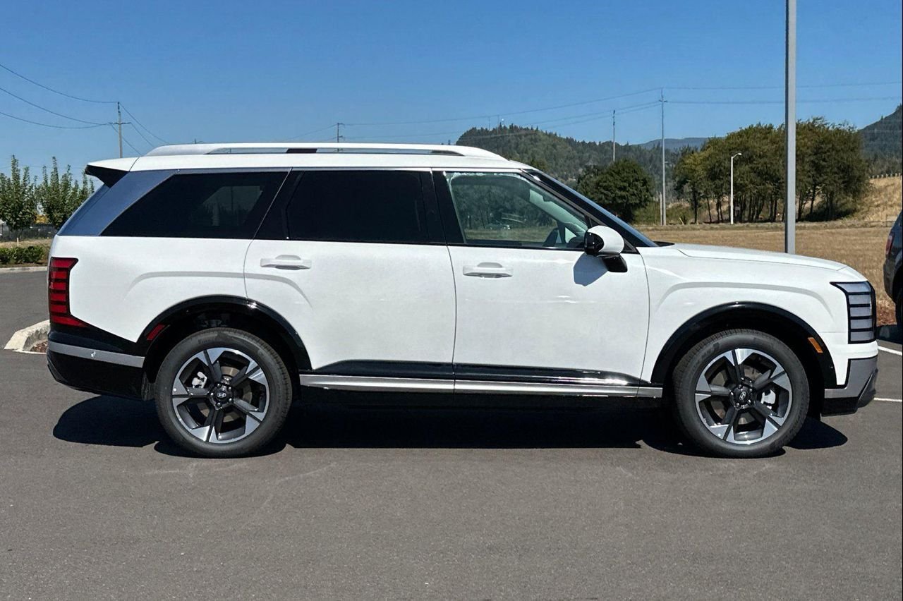 2026 Hyundai Palisade Limited - Photo 2