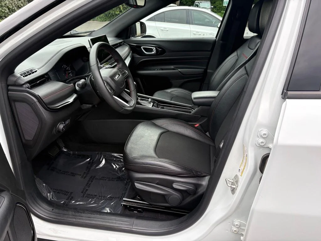 Used 2024 White Jeep Trailhawk image 11