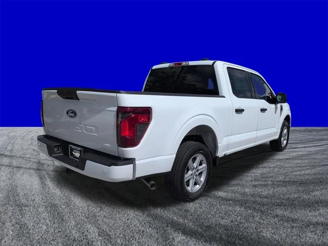 New 2026 Oxford White Ford XLT image 4