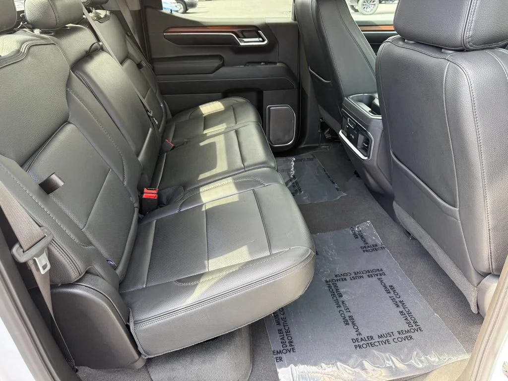 Used 2024 White Frost Tricoat GMC Denali image 19