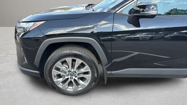 Used 2024 Black Toyota XLE Premium image 35