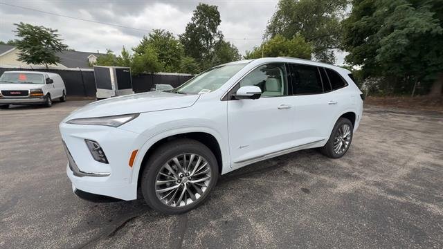New 2026 Iridescent White Tricoat Buick Avenir image 4