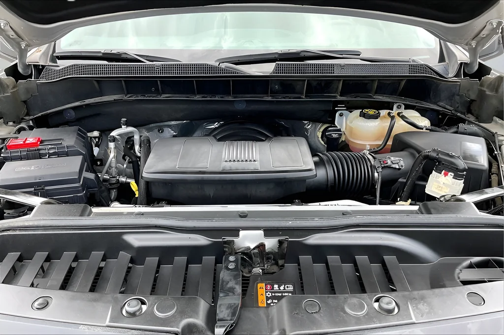 Used 2022 Silver Chevrolet RST image 27
