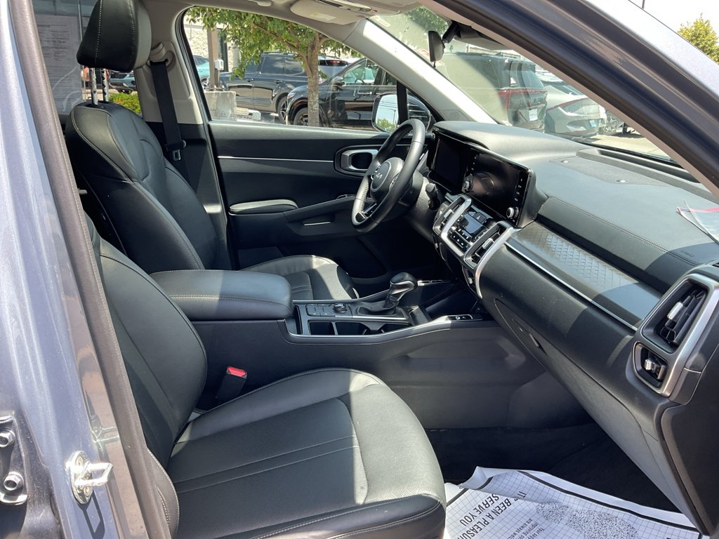 Certified Used 2022 Everlasting Silver Kia S image 12