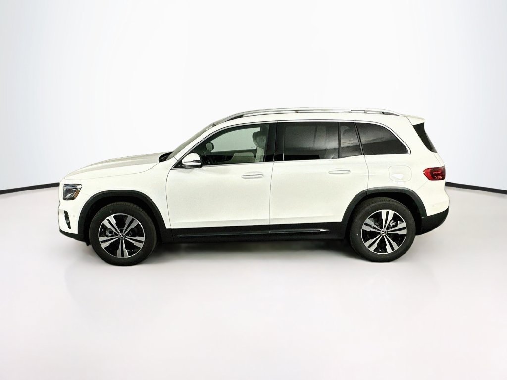 New 2026 Polar White Mercedes-Benz GLB 250 image 4
