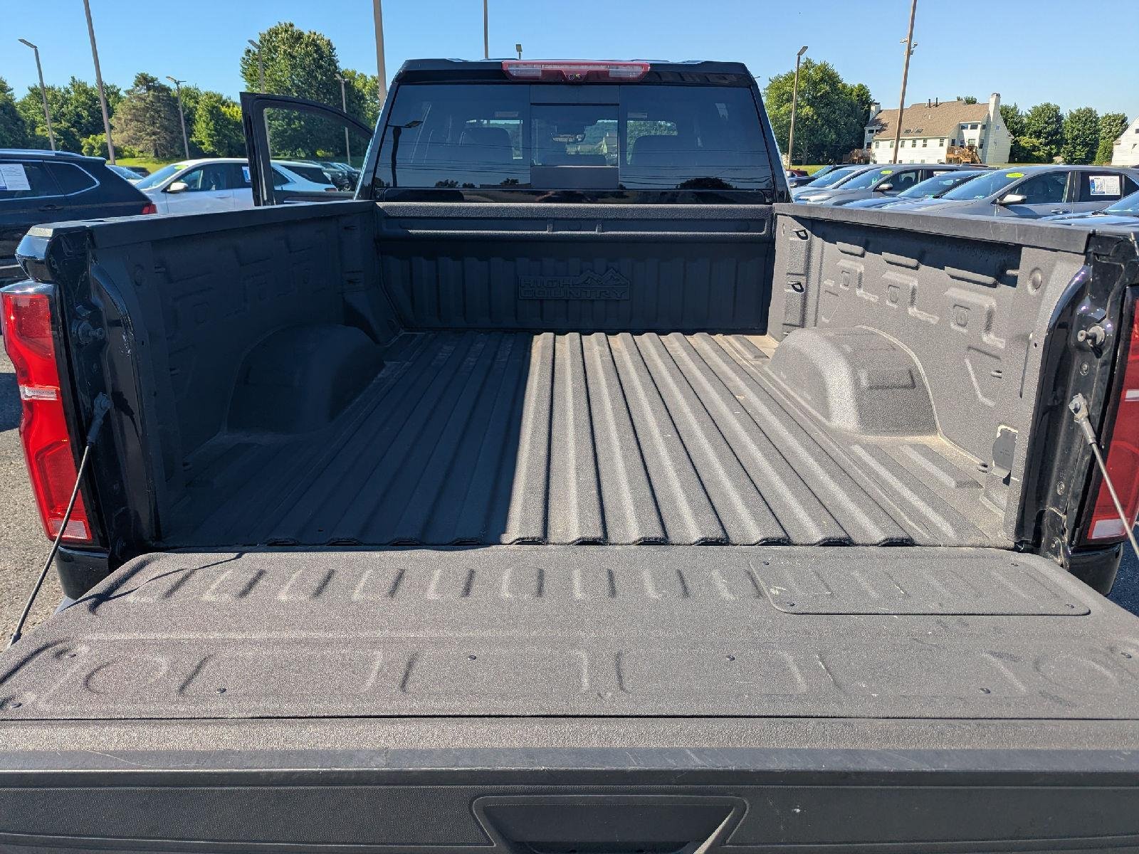 Used 2024 Black Chevrolet High Country image 27