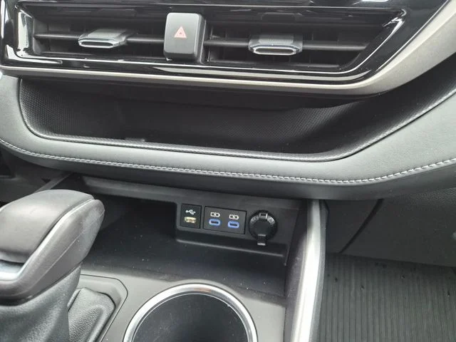 Used 2022 Gray Toyota XLE image 27