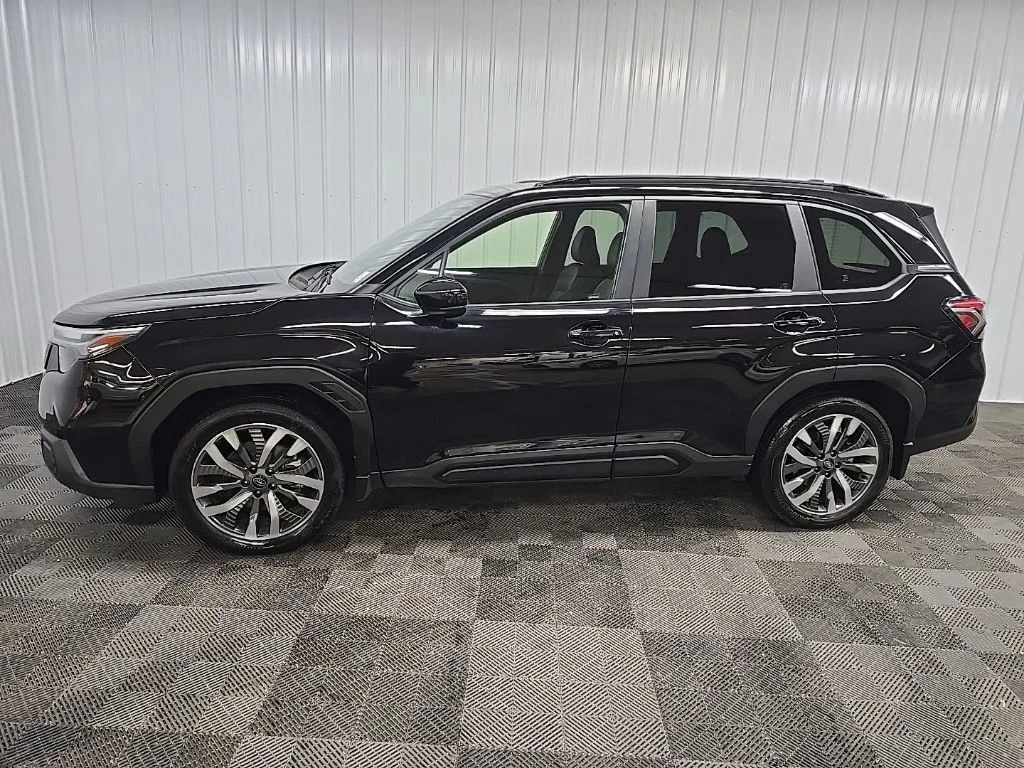 Used 2025 Crystal Black Silica Subaru Touring image 5
