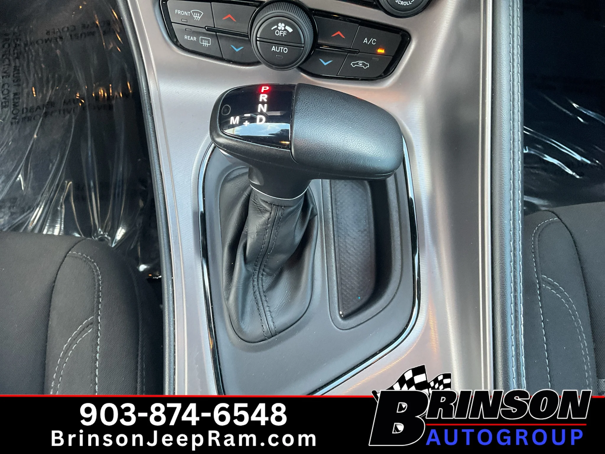 Used 2023 Granite Pearlcoat Dodge SXT image 24