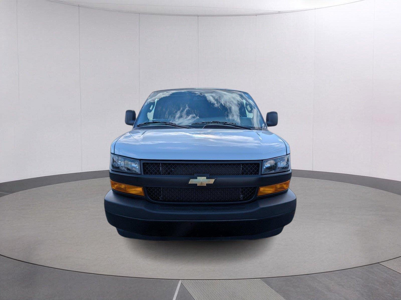 Used 2025 Summit White Chevrolet WT image 10