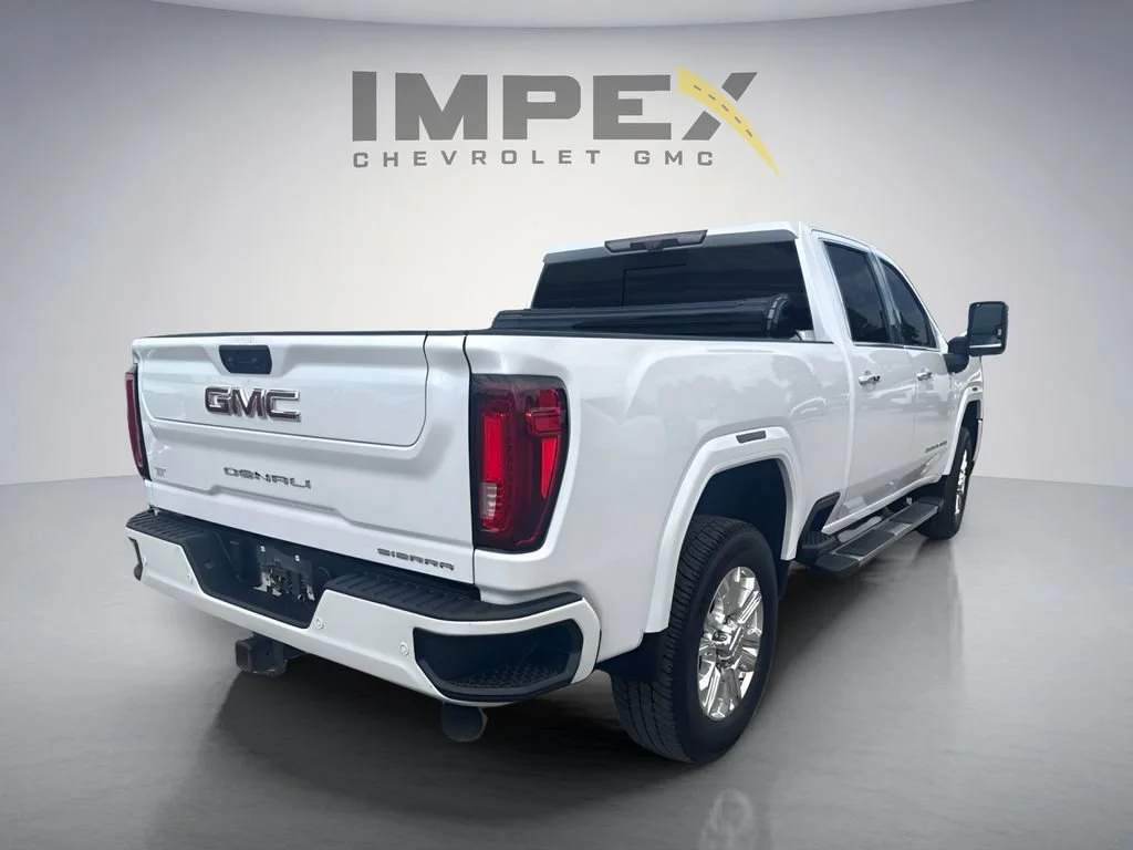 Used 2021 WHITE FROST TRICOAT GMC Denali image 5