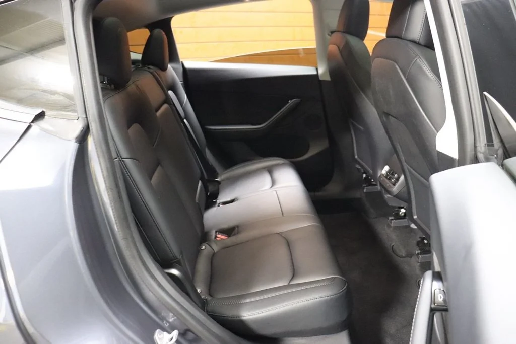 Used 2020 Solid Black Tesla Long Range image 58
