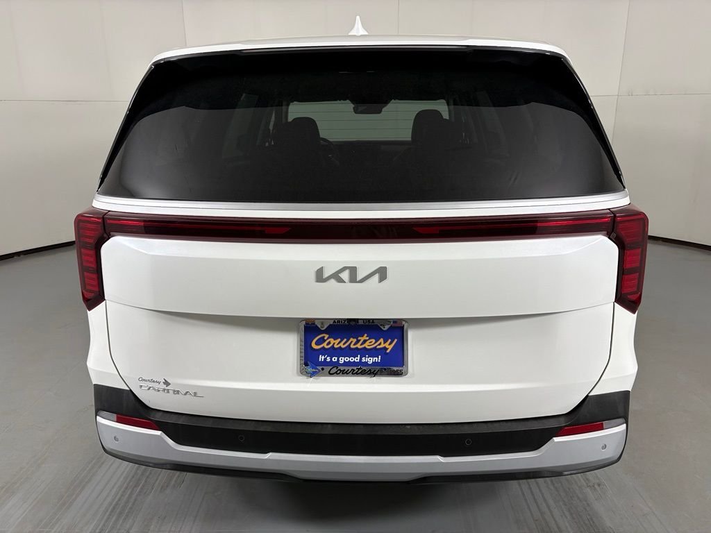 Used 2025 White Kia LXS image 7