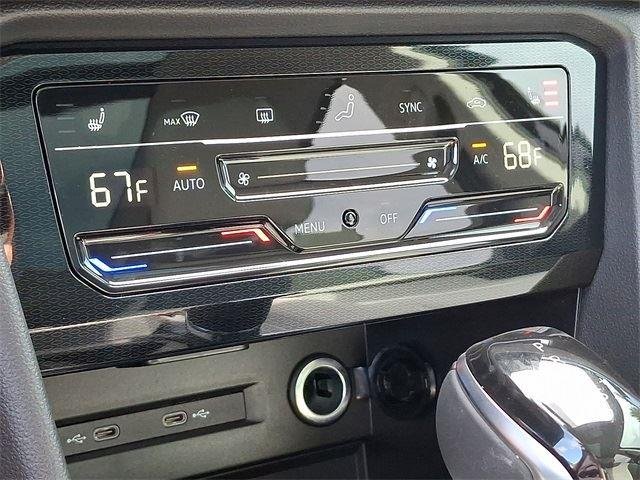 2025 Volkswagen Taos SE - Photo 12