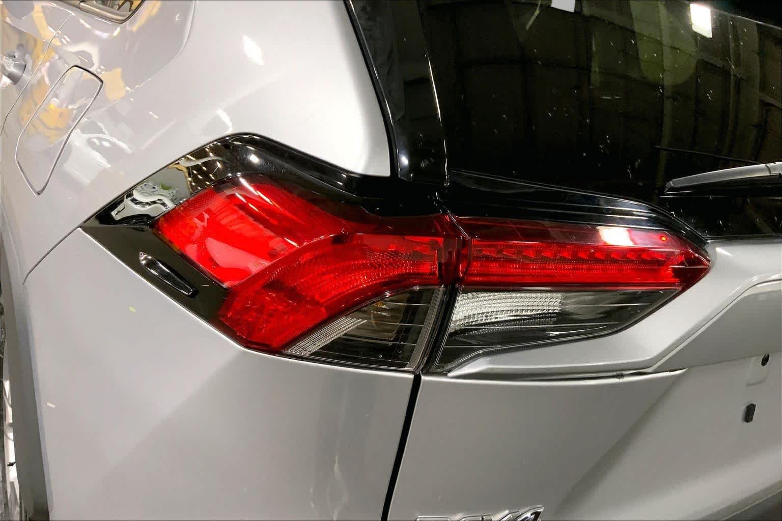 Used 2025 Silver Sky Metallic Toyota Hybrid XLE image 29